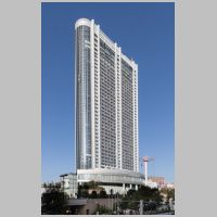 Tokyo Dome Hotel in Bunkyo-ku, Tokyo, photo Kakidai, Wikipedia.jpg